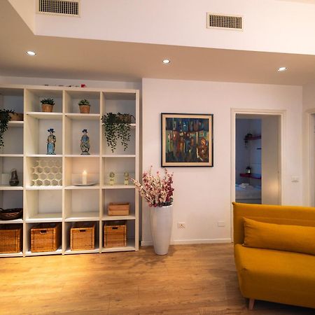 The Lantern Flat - Darsena Area Apartment Milan Bagian luar foto