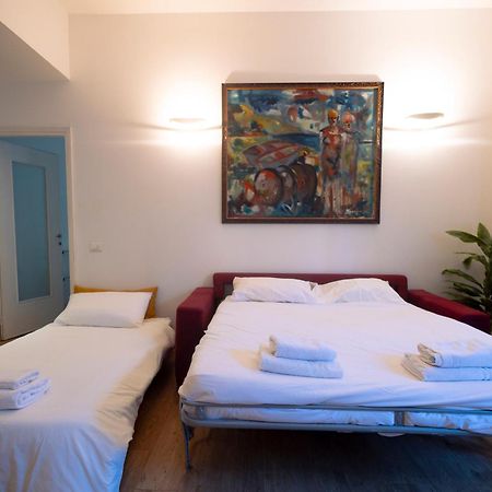 The Lantern Flat - Darsena Area Apartment Milan Bagian luar foto