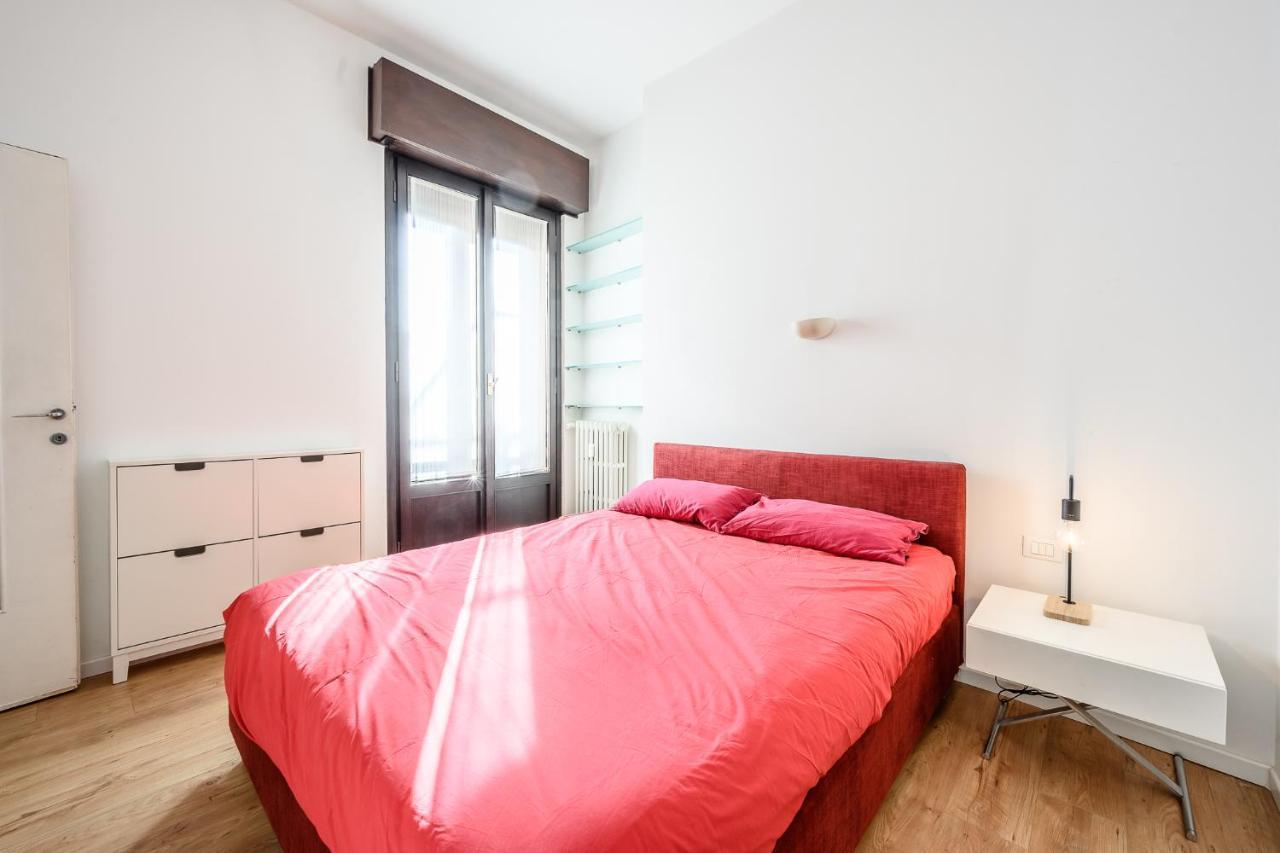 The Lantern Flat - Darsena Area Apartment Milan Bagian luar foto