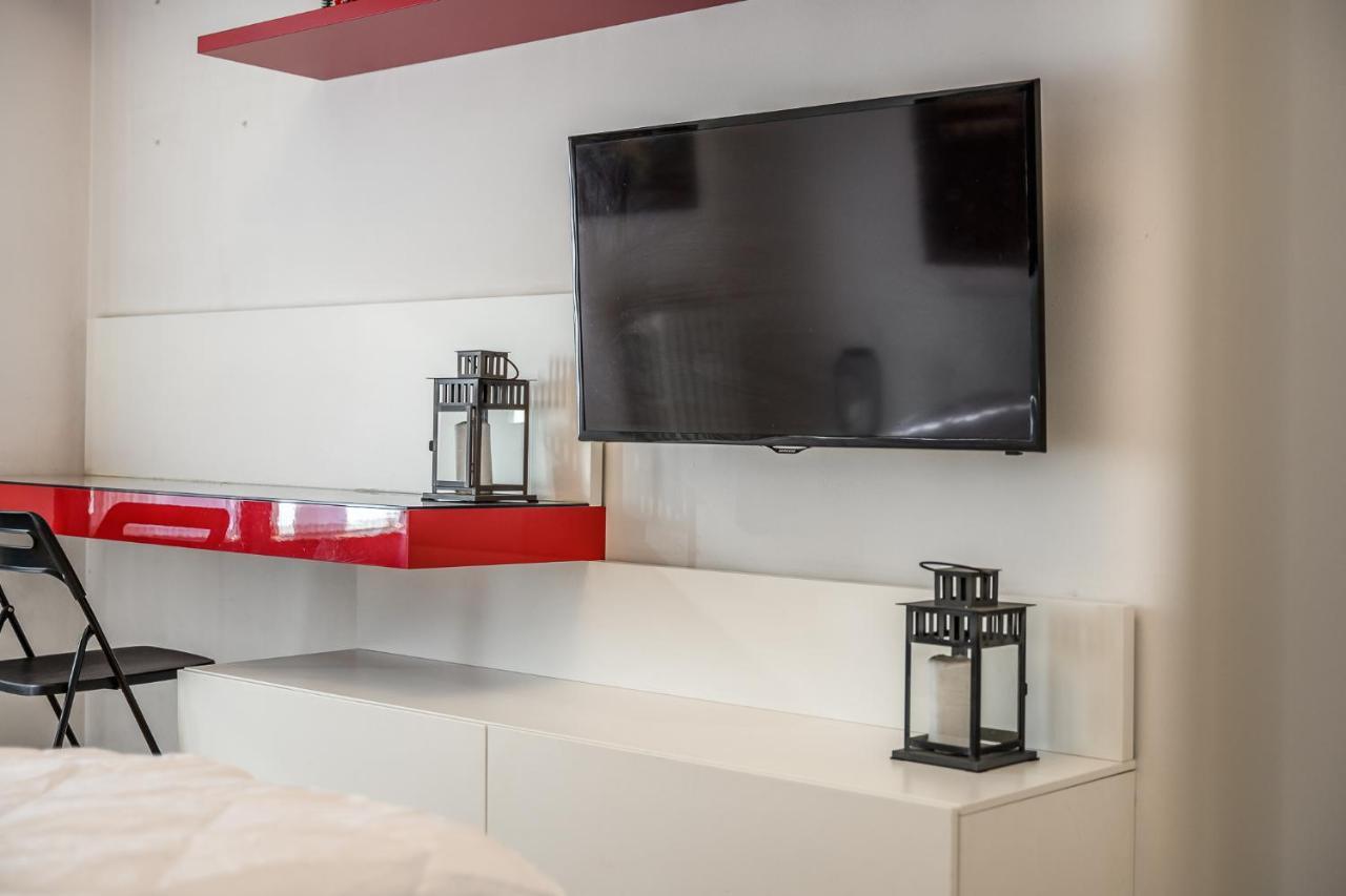 The Lantern Flat - Darsena Area Apartment Milan Bagian luar foto