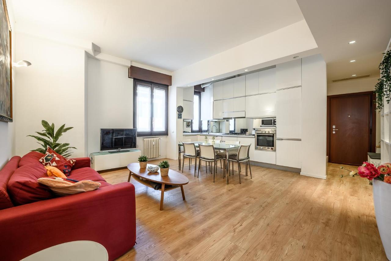 The Lantern Flat - Darsena Area Apartment Milan Bagian luar foto