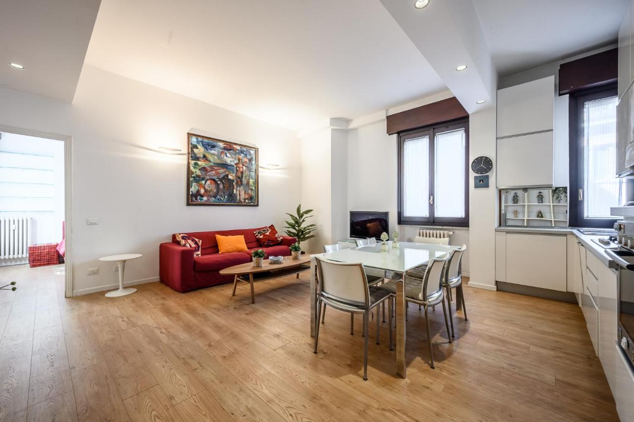 The Lantern Flat - Darsena Area Apartment Milan Bagian luar foto