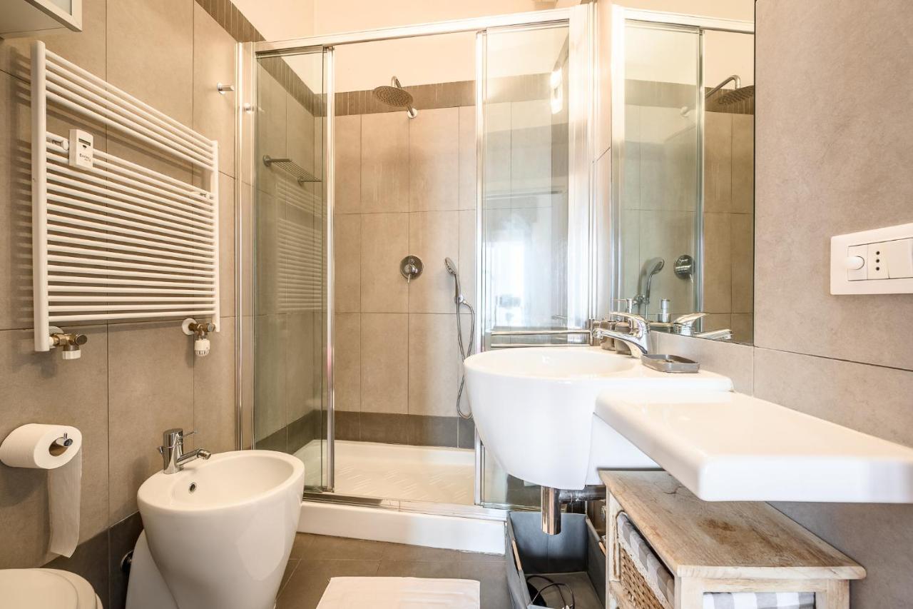 The Lantern Flat - Darsena Area Apartment Milan Bagian luar foto