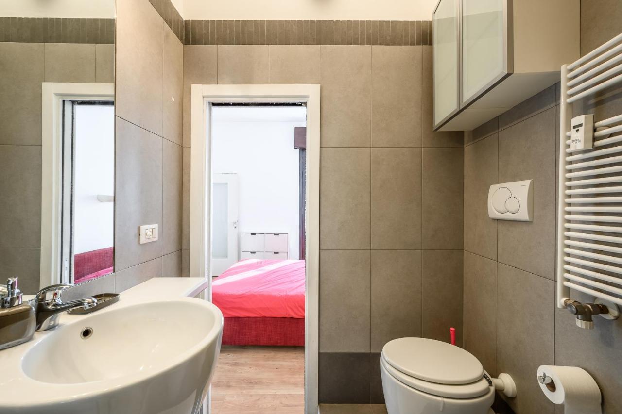 The Lantern Flat - Darsena Area Apartment Milan Bagian luar foto