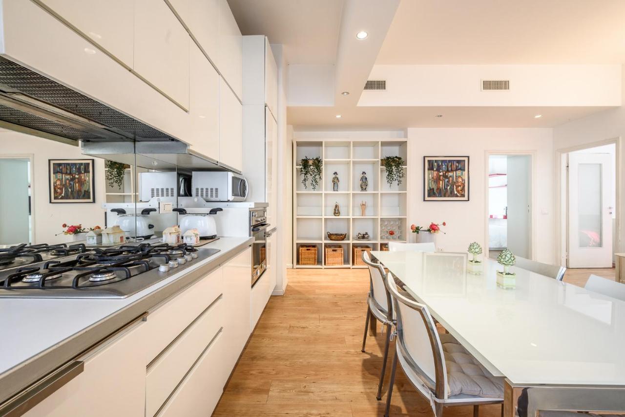 The Lantern Flat - Darsena Area Apartment Milan Bagian luar foto