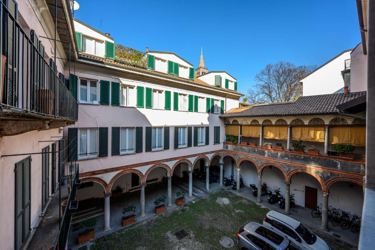 The Lantern Flat - Darsena Area Apartment Milan Bagian luar foto