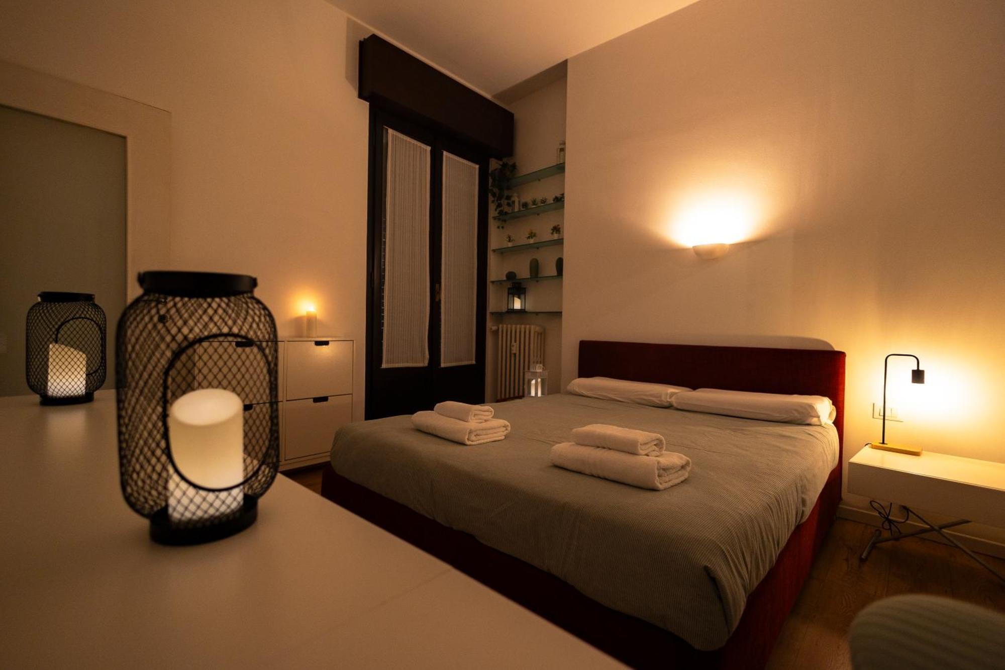 The Lantern Flat - Darsena Area Apartment Milan Bagian luar foto
